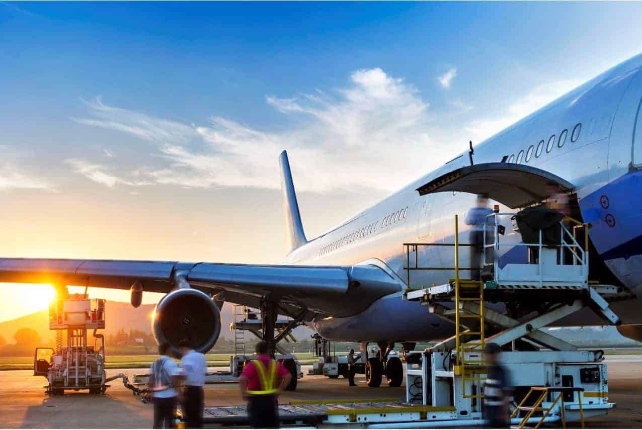 Transport aerien premium Marchandise prioritaire en soute sur les vols pour un transport urgent de fret a l'international